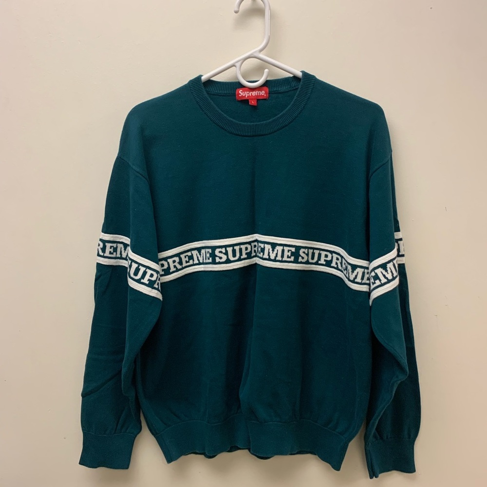 Authentic supreme New York City sweater. 100% cotton.